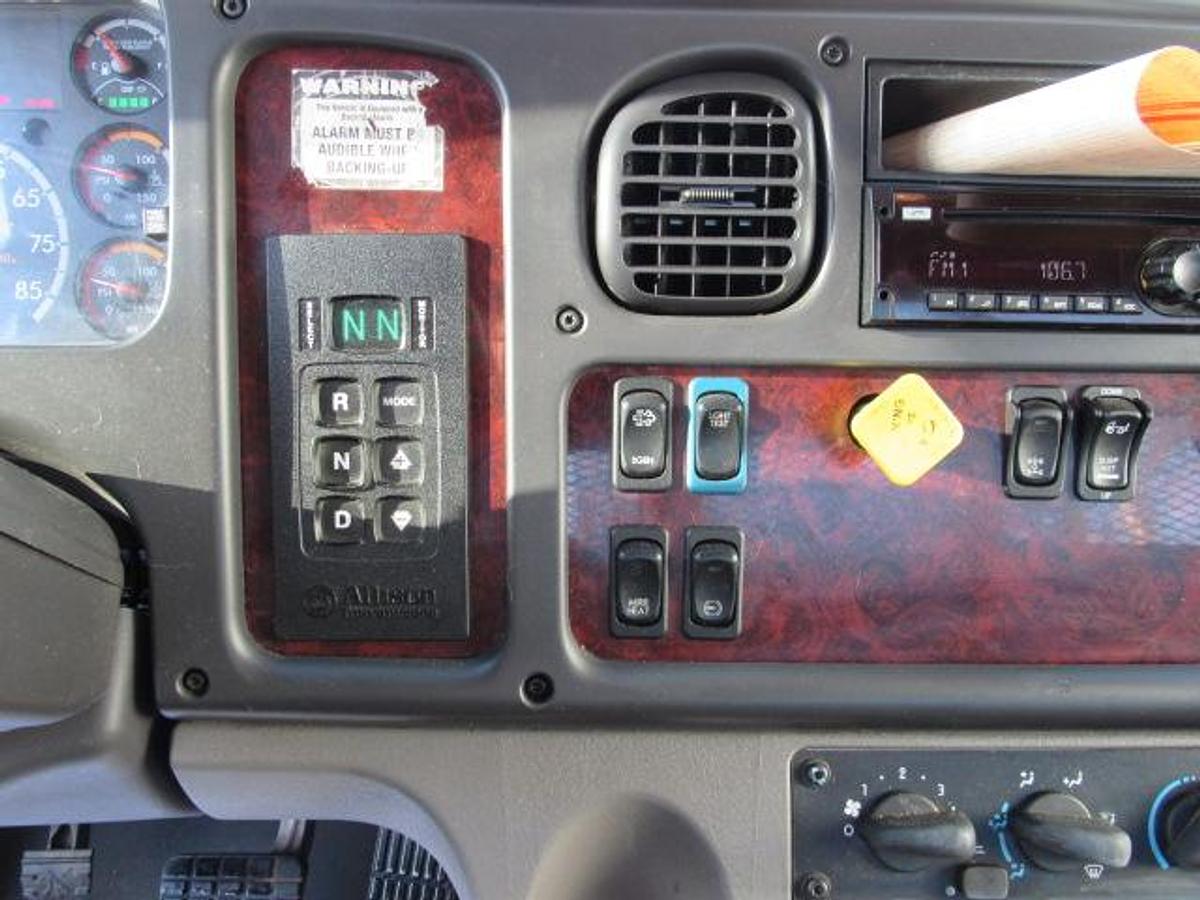 Used 2018 Freightliner M2 106