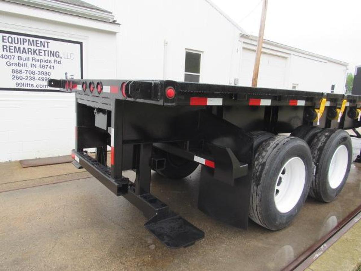 Used 2007 Lufkin 32' X 96" Moffett Trailer