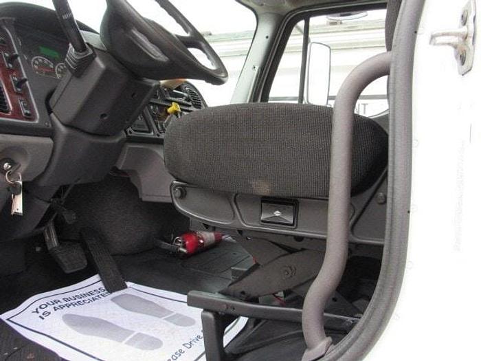 Used 2017 Freightliner M2 106