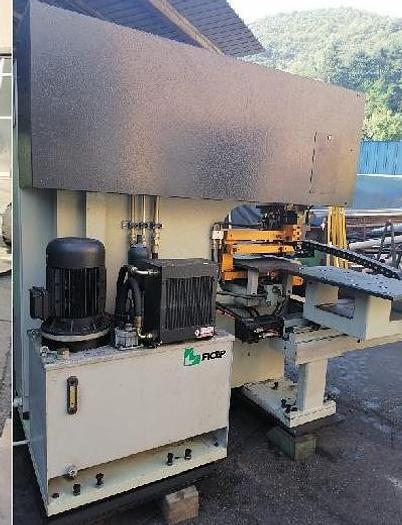 Usato PUNZONATRICE FICEP MOD.P803A IDRAULICA A 3 PUNZONI, MATR.28227