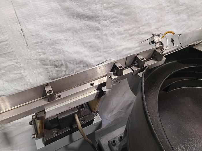 Used  Draft - Mid - West Feeder Rodix Feeder Cube Plus Series