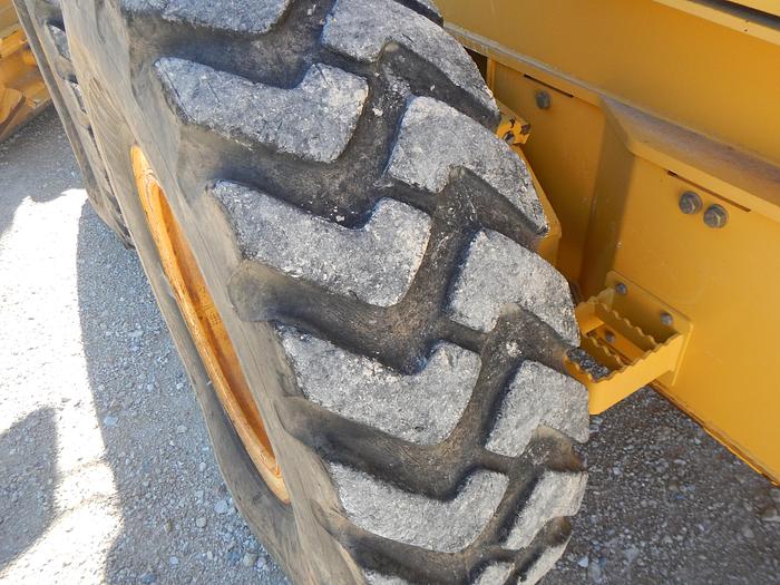 Used 2011 John Deere 672G 6wd Motor Grader