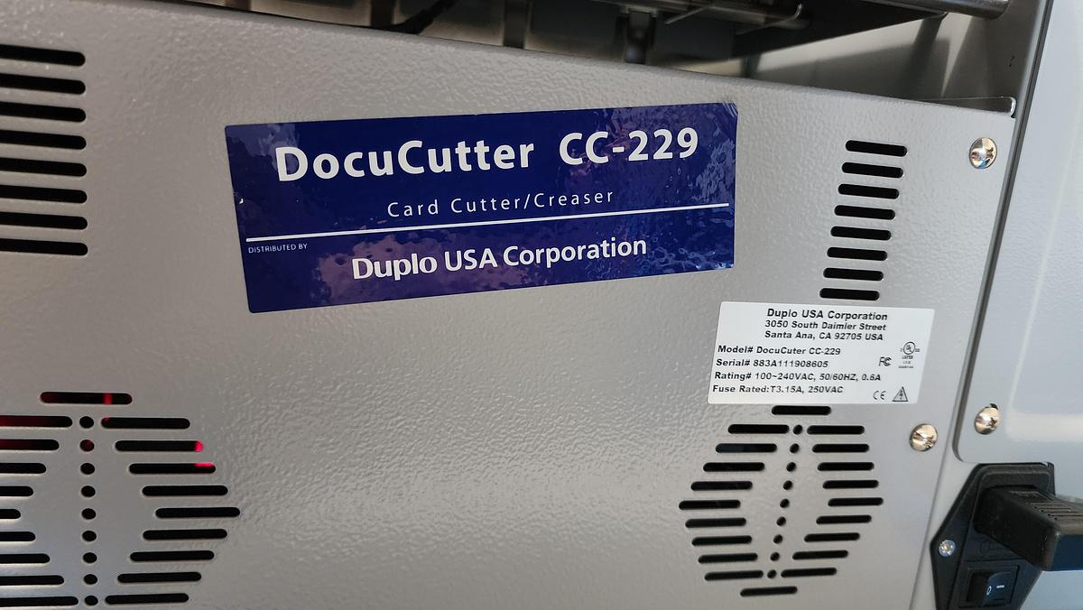 Duplo DocuCutter CC-229 Card Cutter