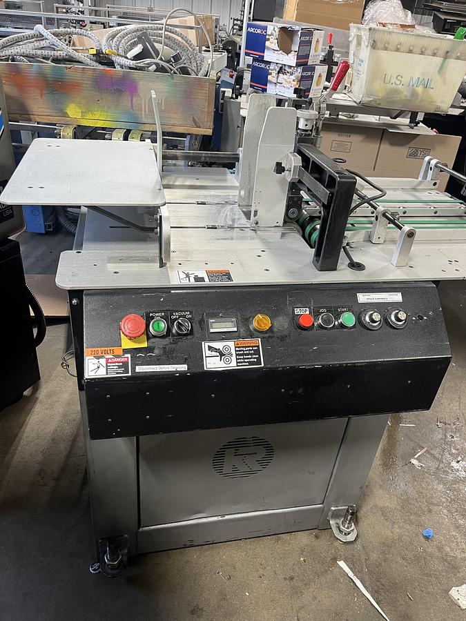 Used Kirk-Rudy 224DM 29” Wide Shuttle Feeder