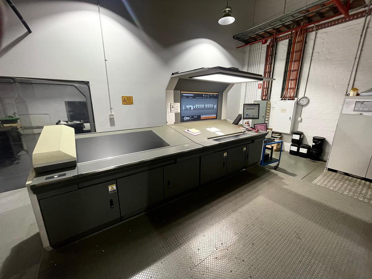 Used 2021 Komori GL 840P CX LED UV 8 Color Offset Press