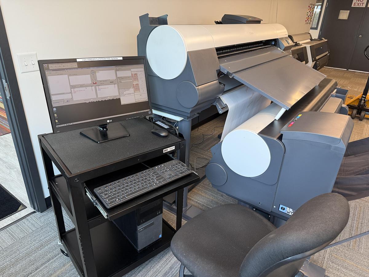 Used Canom imagePROGRAF iPF8400SE 44" 8 Color Printer Plotter