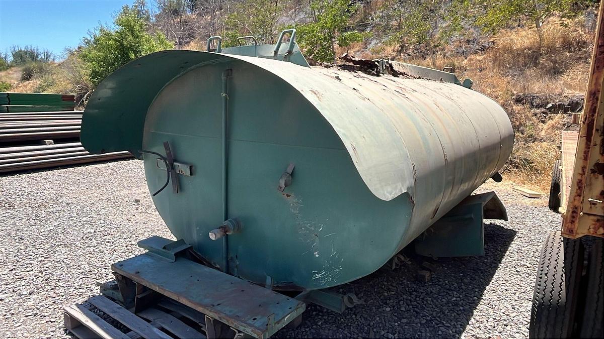 Used CAMION MERCEDES BENZ 1513 CON ESTANQUE ALJIBE