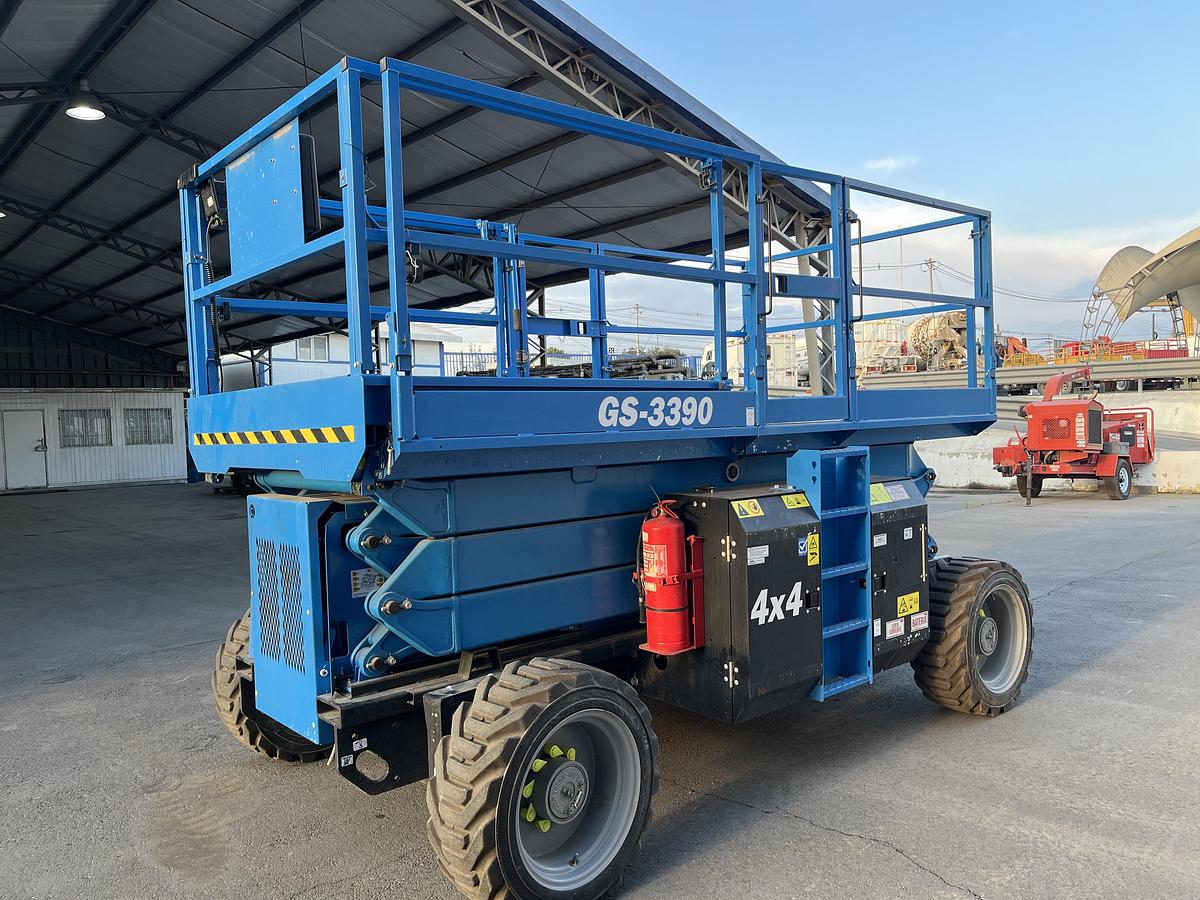 Used 2023 GENIE GS3390