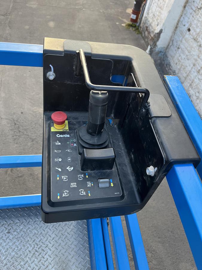 Used 2023 GENIE GS3390