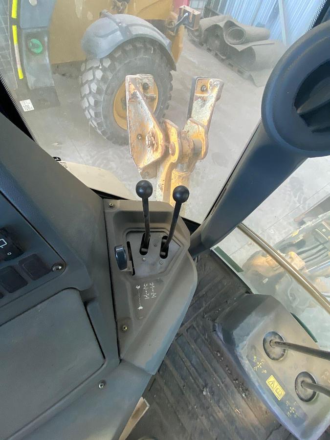 Used 2021 john deree 310L