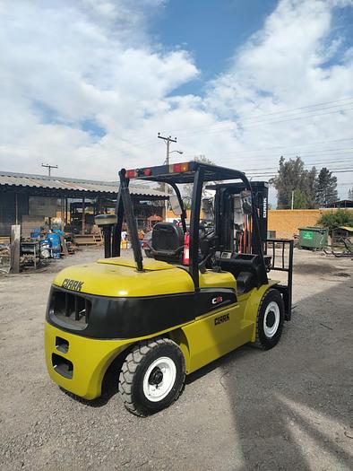 Usado 2015 GRUA HORQUILLA CLARK 05SD