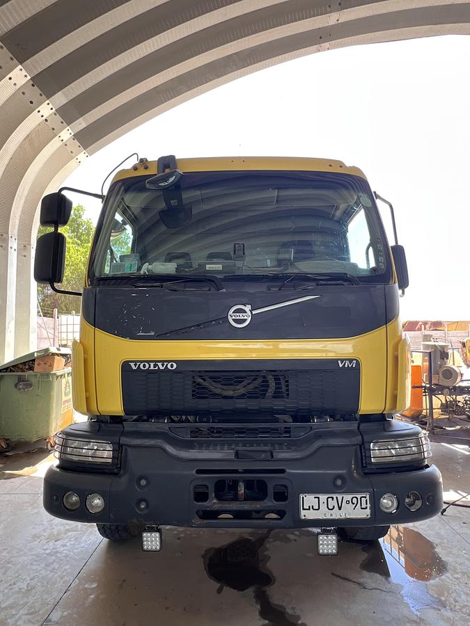 Used 2019 VOLVO VM 330