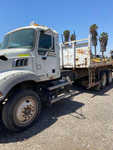 Usado 2010 Mack GRANITE GU813