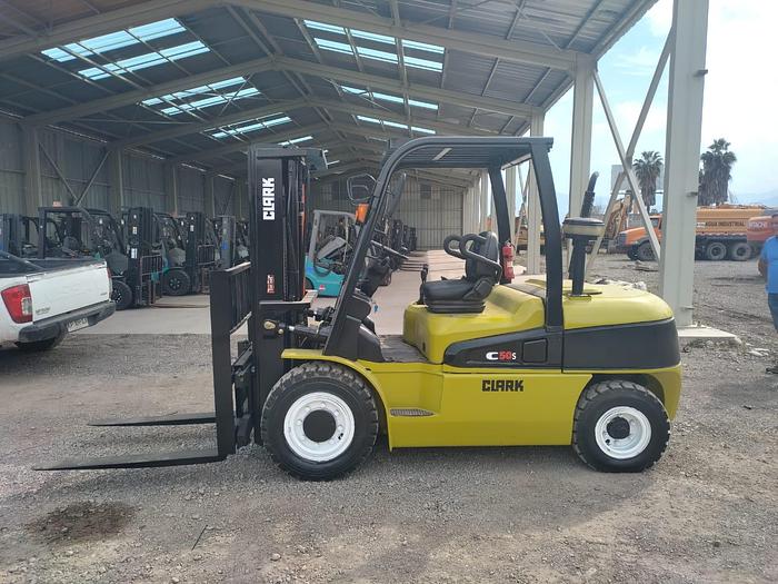 Usado 2015 GRUA HORQUILLA CLARK 05SD