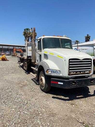 Usado 2010 Mack GRANITE GU813