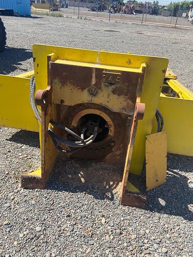 Usado MANIPULADOR DE NEUMATICOS 2557A