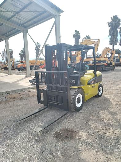 Usado 2015 GRUA HORQUILLA CLARK 05SD