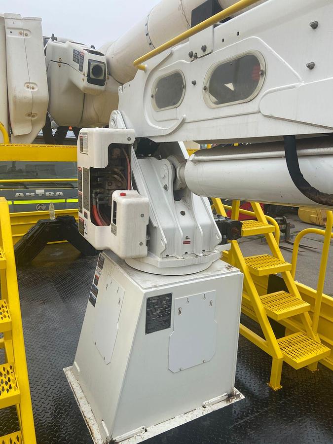 Used 2024 FREIGHTLINER M2106