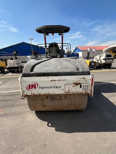 Usado 2004 Ingersoll Rand Doble Tambor para asfalto DD70