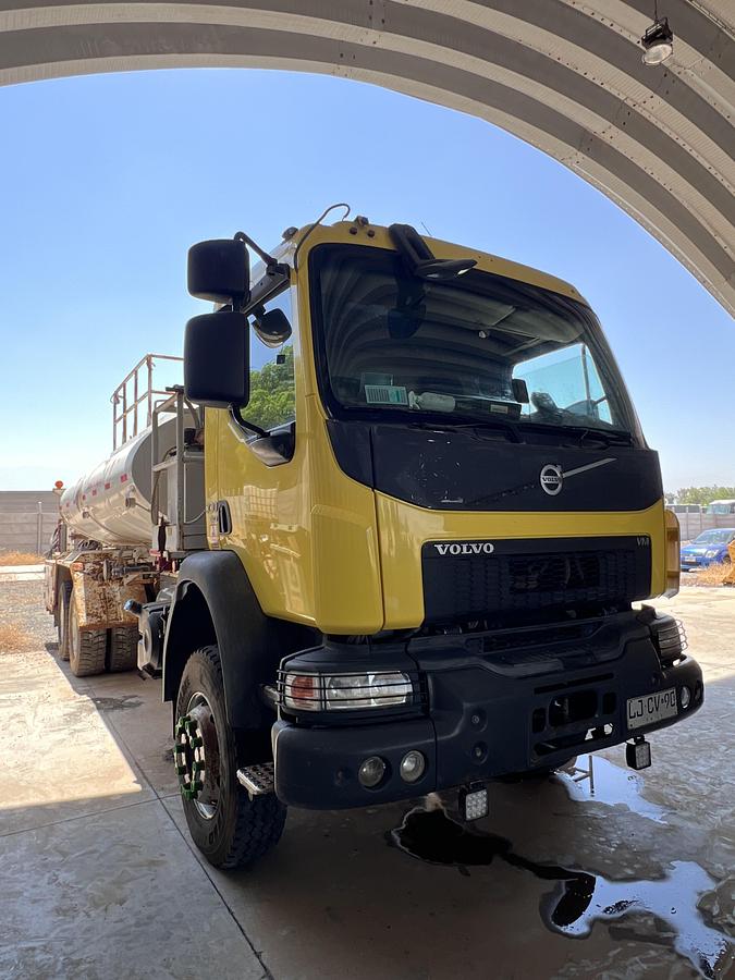 Used 2019 VOLVO VM 330