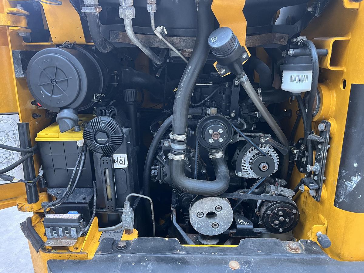 Usado Mini cargador JCB 205 año 2021