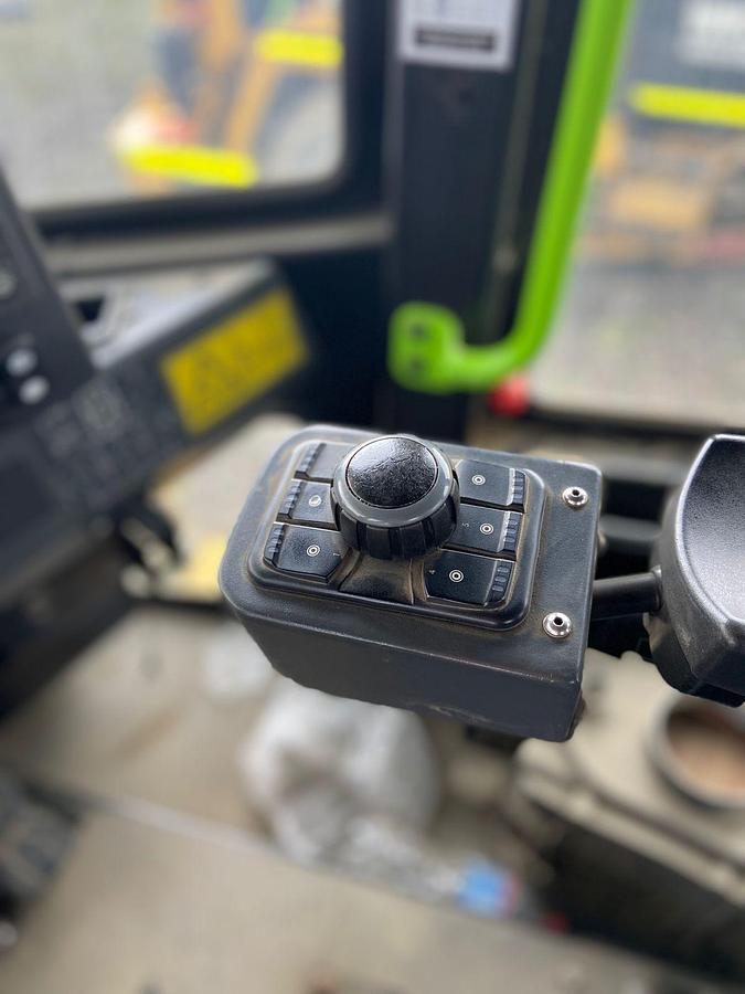 Used 2021 CATERPILLAR WR810