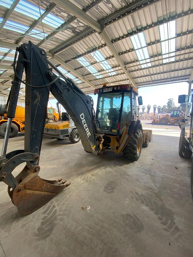 Used 2021 john deree 310L