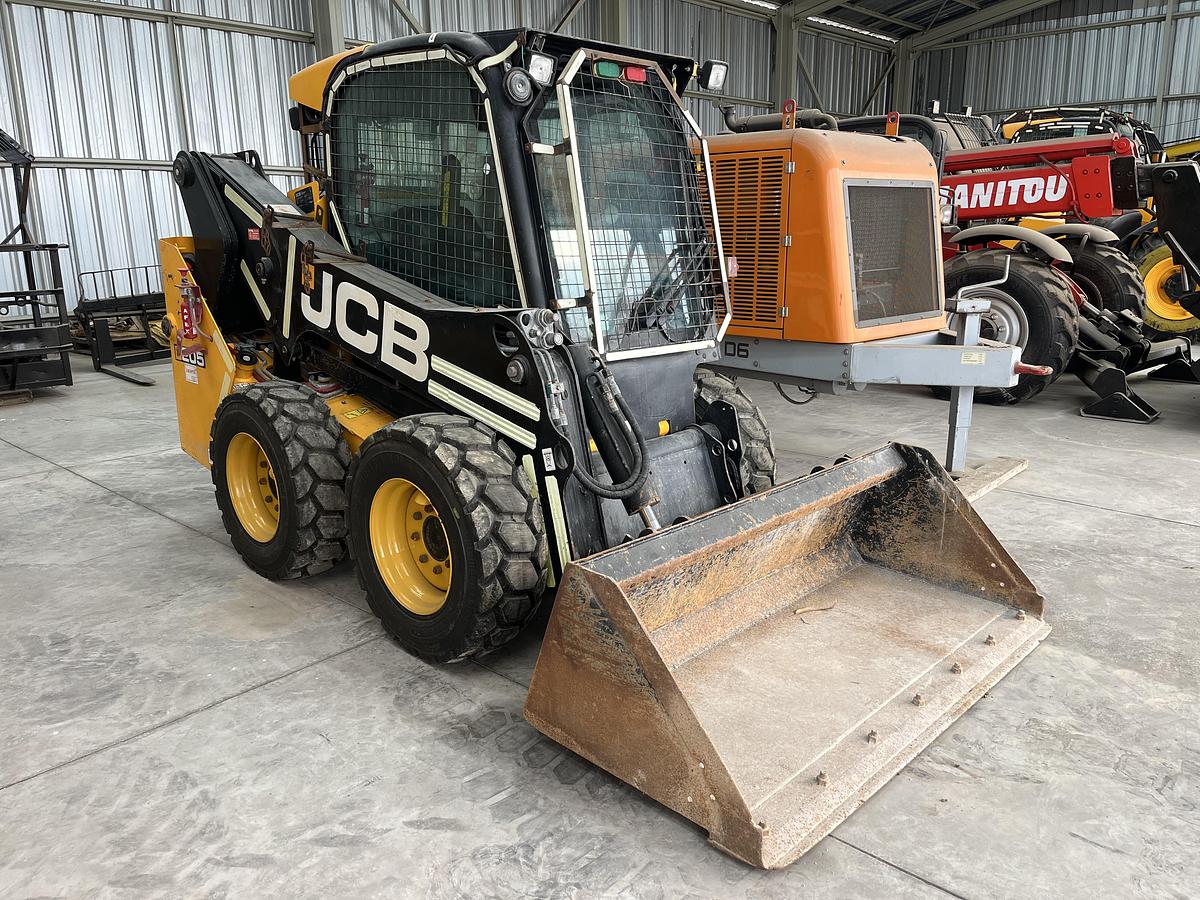 Usado Mini cargador JCB 205 año 2021