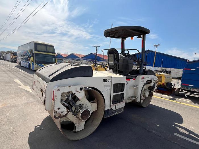 Usado 2004 Ingersoll Rand Doble Tambor para asfalto DD70