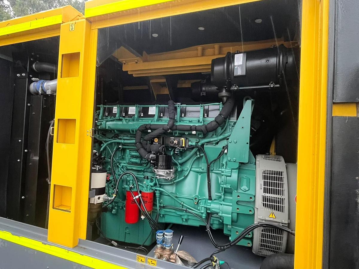 Usado Generador insonorizado Atlas Copco 500 KVA