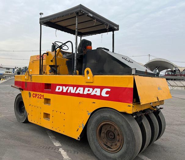 Usado 1997 Rodillo Dynapac CP 221 con 3,545 horas