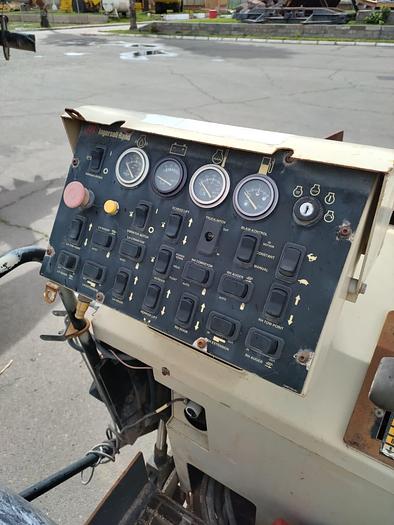 Usado 2007 TERMINADORA DE ASFALTO INGERSOLL RAND 3120 BLAW KNOX