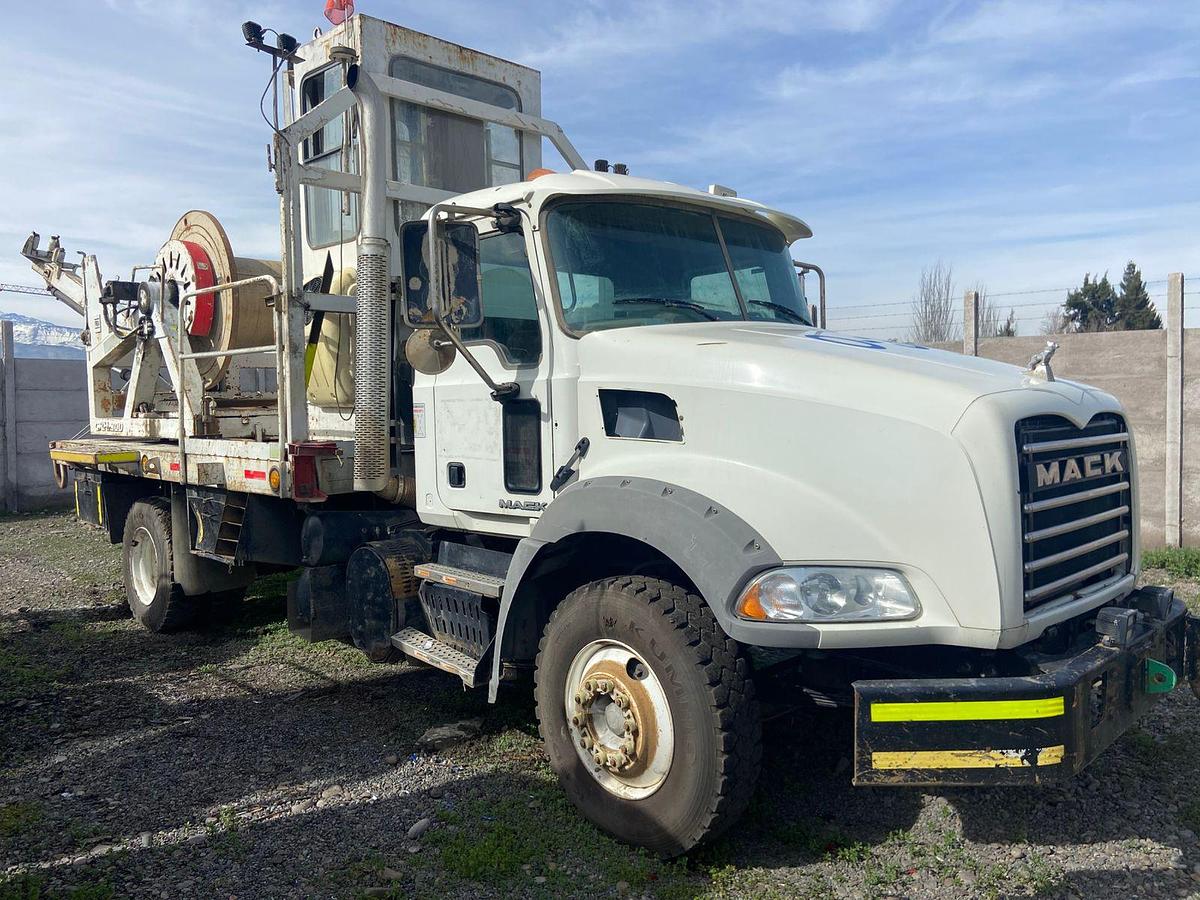 Used 2016 MACK GU812E