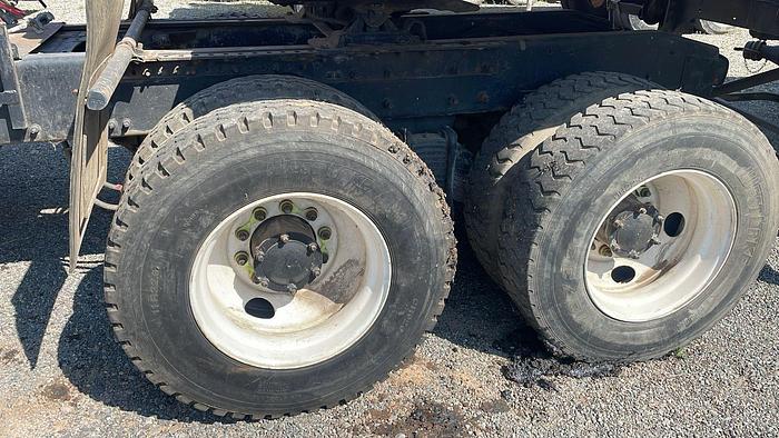 Usado 2012 MACK GU 813 con Silo