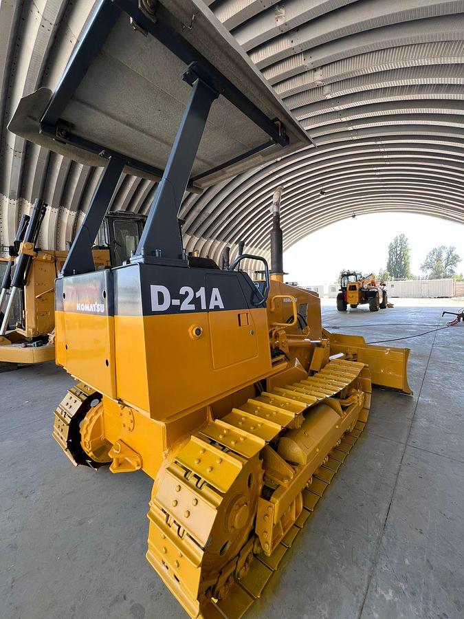 Used KOMATSU D21A-7