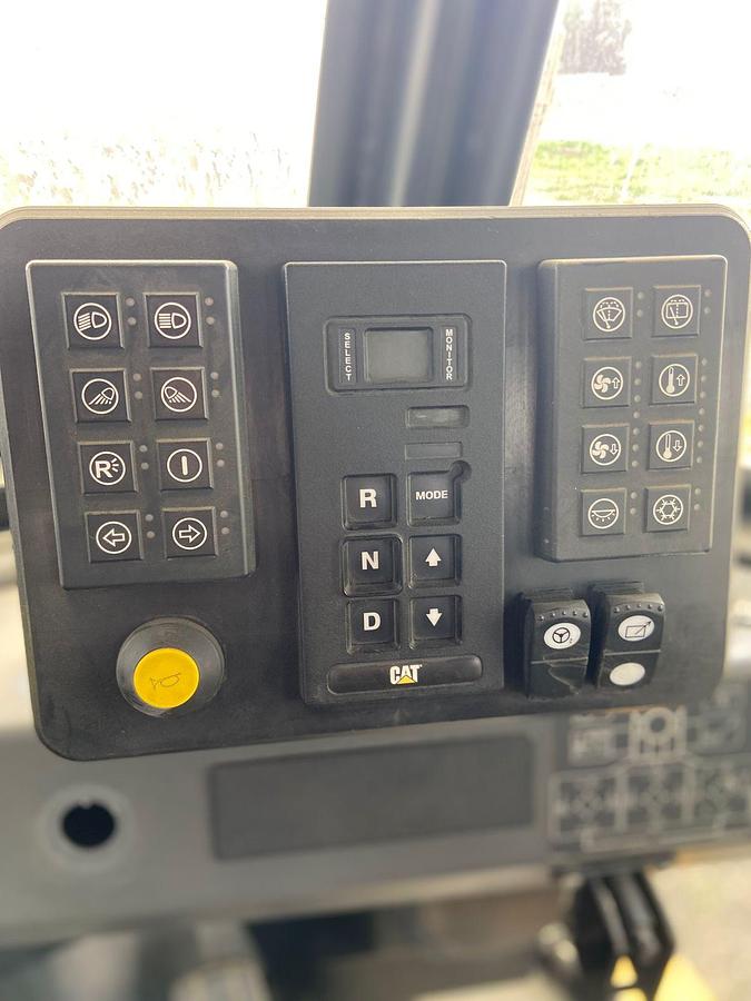 Used 2021 CATERPILLAR WR810