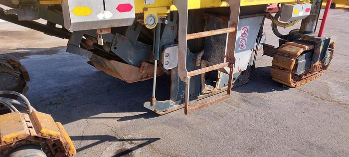Usado FRESADORA DE CARRETERA BOMAG 1300/30