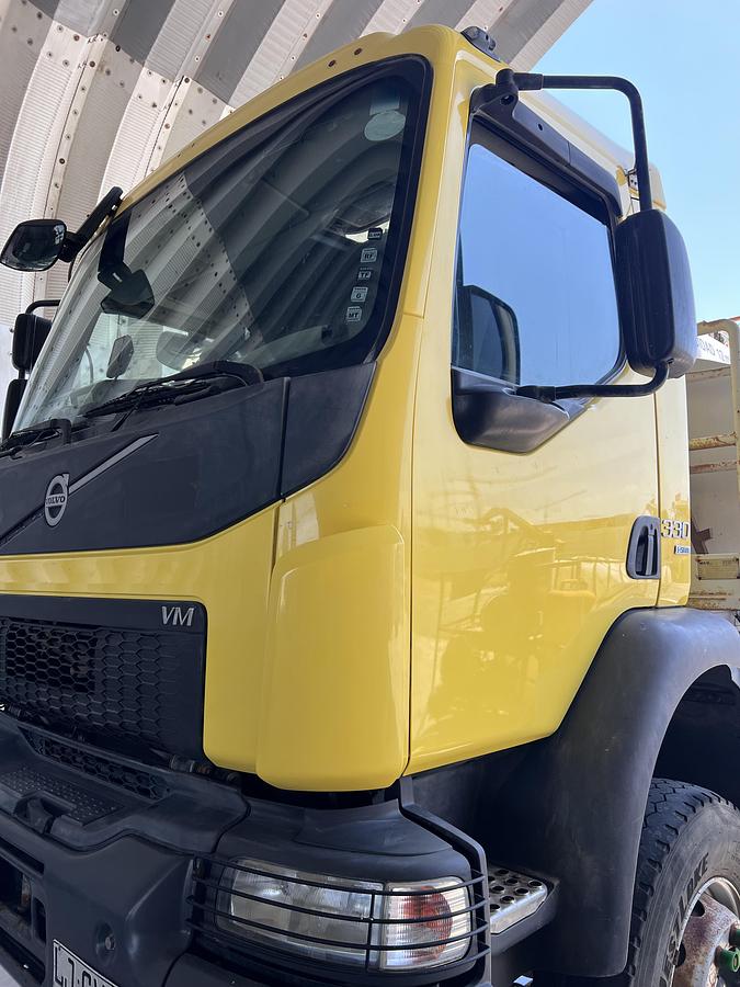 Used 2019 VOLVO VM 330