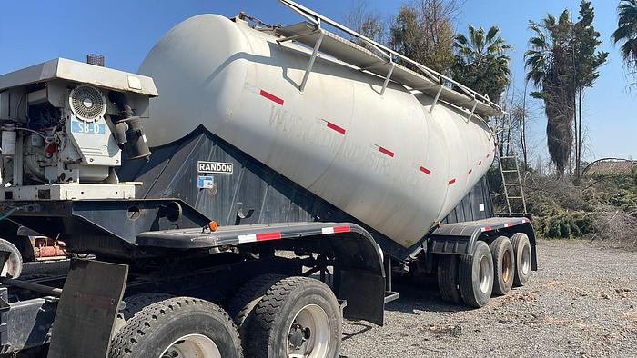 Usado 2012 MACK GU 813 con Silo