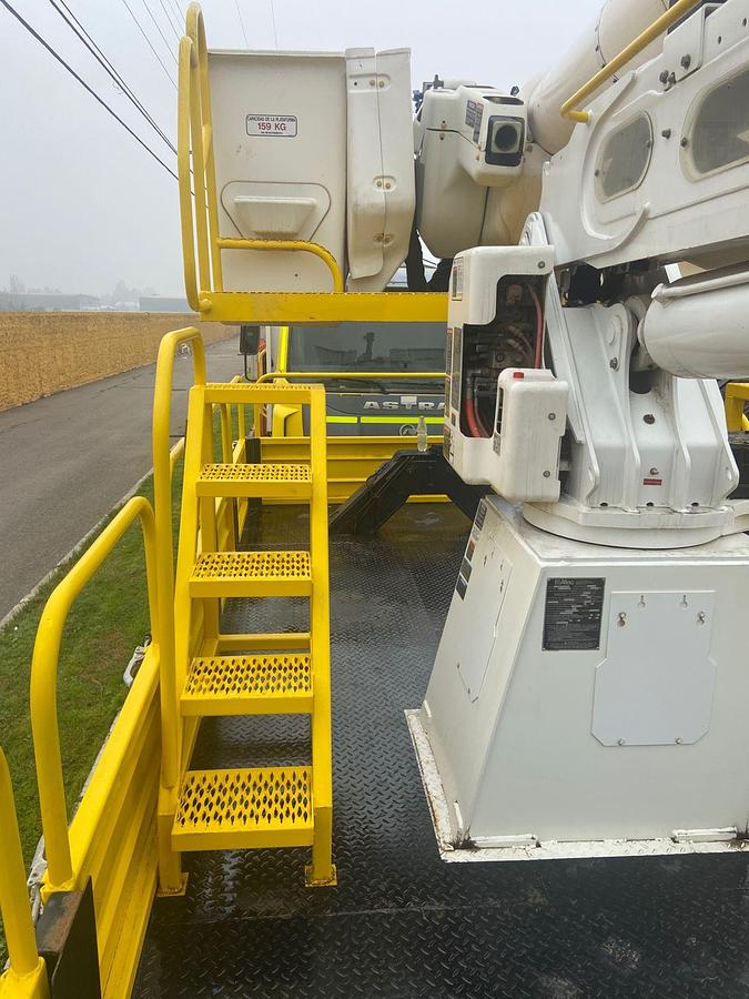 Used 2024 FREIGHTLINER M2106