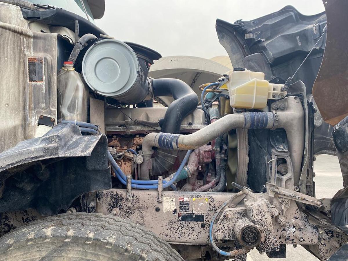 Usado CAMION TOLVA MACK GU813 6X4