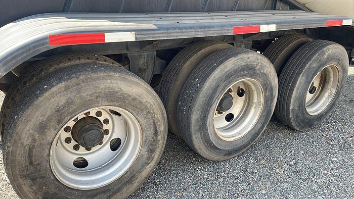 Usado 2012 MACK GU 813 con Silo