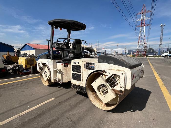 Usado 2004 Ingersoll Rand Doble Tambor para asfalto DD70