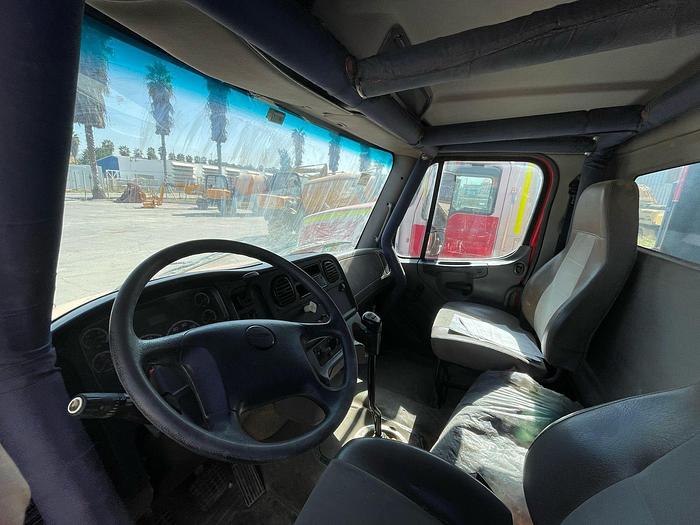 Used 2014 FREIGHTLINER M2106