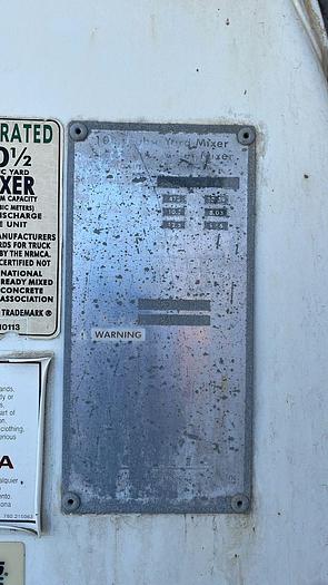 Usado 2013 MACK GU813E Con Equipo Mixer