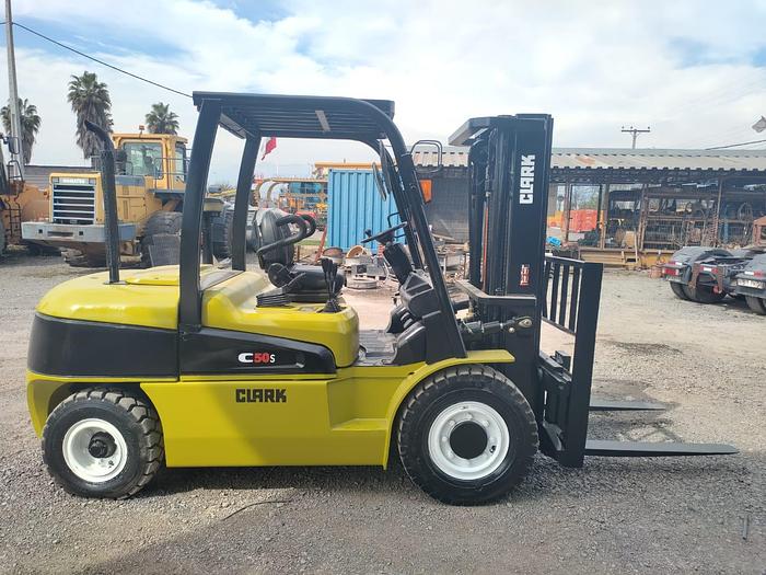 Usado 2015 GRUA HORQUILLA CLARK 05SD