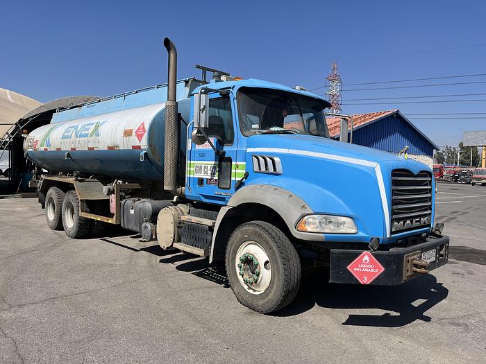 Used 2014 MACK GU813E