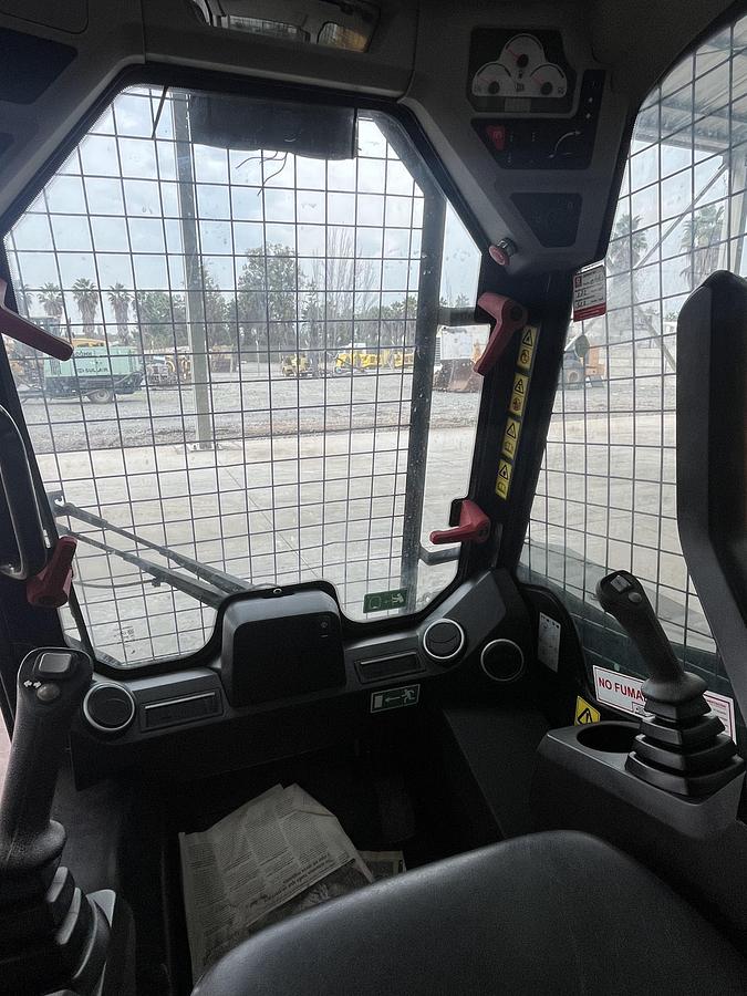 Usado Mini cargador JCB 205 año 2021