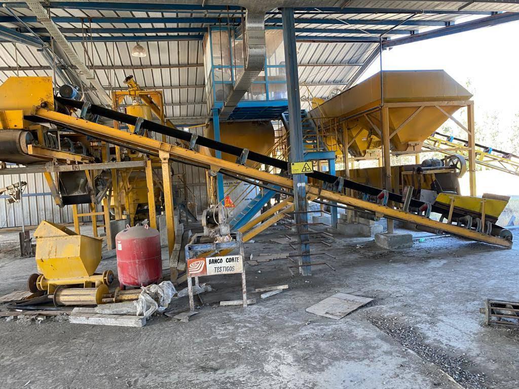 Usado PLANTA DE HORMIGON COMPLETA MARCA VIBROK