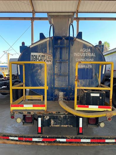 Used Camion Aljibe INTERNATIONAL